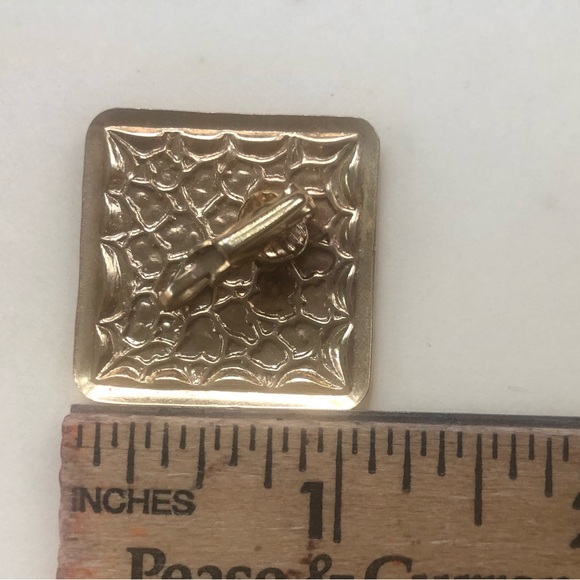 Two pair Vintage 60’s Clip on Earrings - Picture 5 of 7